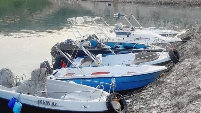 Zabıtanın uyarısının ardından teknecilerden liman çağrısı