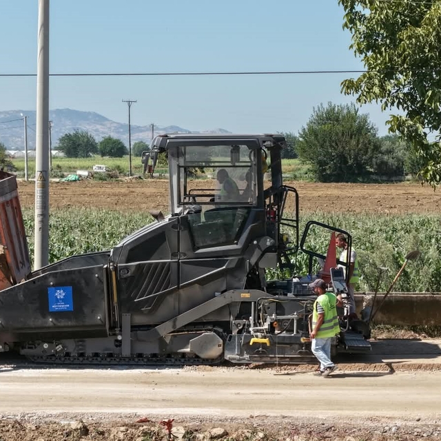 İncirliova'da yol yenileme çalışmaları devam ediyor
