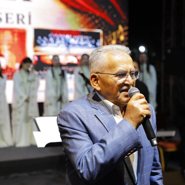Büyükkılıç, Fuar38'de Kayserililerin coşkusunu paylaştı