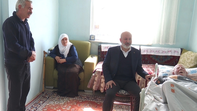 Başkan Çolakbayrakdar'ın gönüllere dokunan hizmetleri dualarla taçlanıyor
Kocasinan, 'Evde Bakım' hizmetiyle hem yüzleri güldürüyor hem şifa dağıtıyor