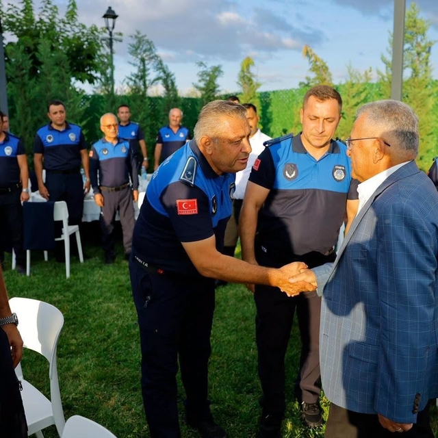 Başkan Büyükkılıç, Zabıta Haftası dolayısıyla zabıta personeli ile buluştu