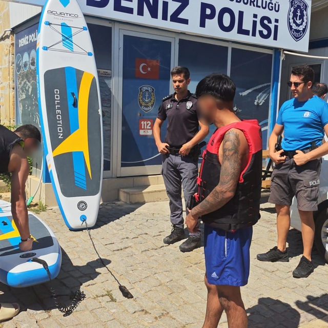 SUP ile denize açıldılar, kürekleri kırılınca kilometrelerce sürüklendiler...