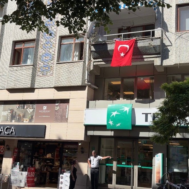 Evinin balkonundan düşen görme engelli adam hayatını kaybetti