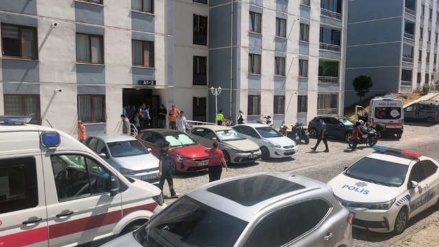 Menteşe'de 2 kişi aynı dairede ölü bulundu