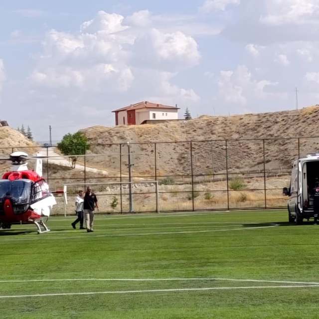 Darende'de 97 yaşındaki hasta hava ambulansıyla Malatya'ya sevk edildi