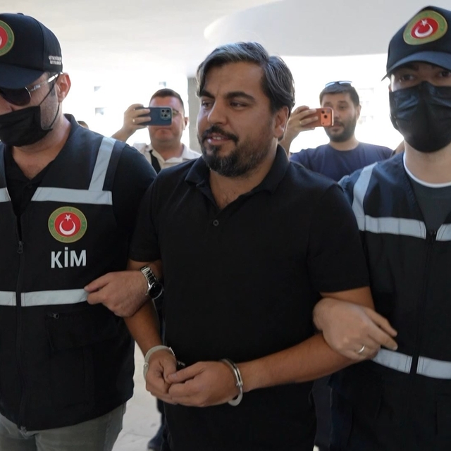 Tır dorsesinde yakalanan Arif Kocabıyık, Konyaaltı Belediyesi'nden aylarca...