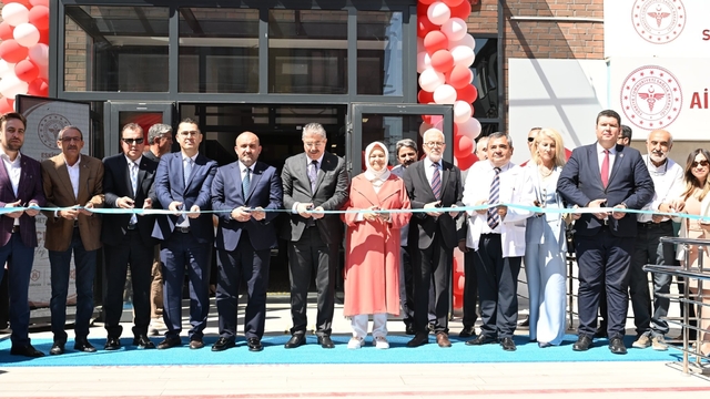 Eskişehir'in yeni sağlık yerleşkesi, Vali Yılmaz'ın katılımıyla açıldı