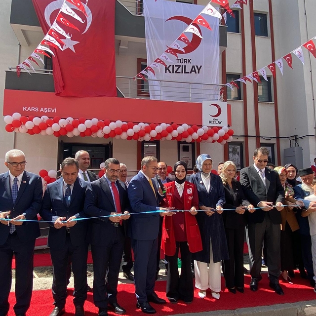 Kars'ta Türk Kızılay'ın aşevi açıldı