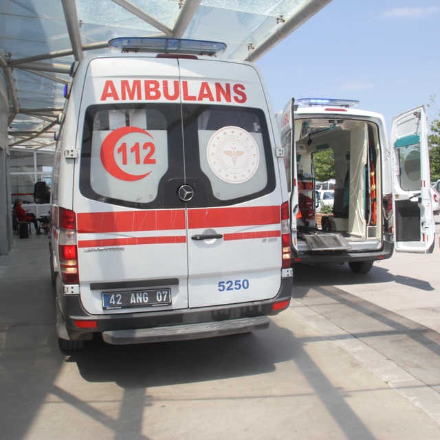 Beyşehir'deki 3 ayrı kazada 4 kişi yaralandı