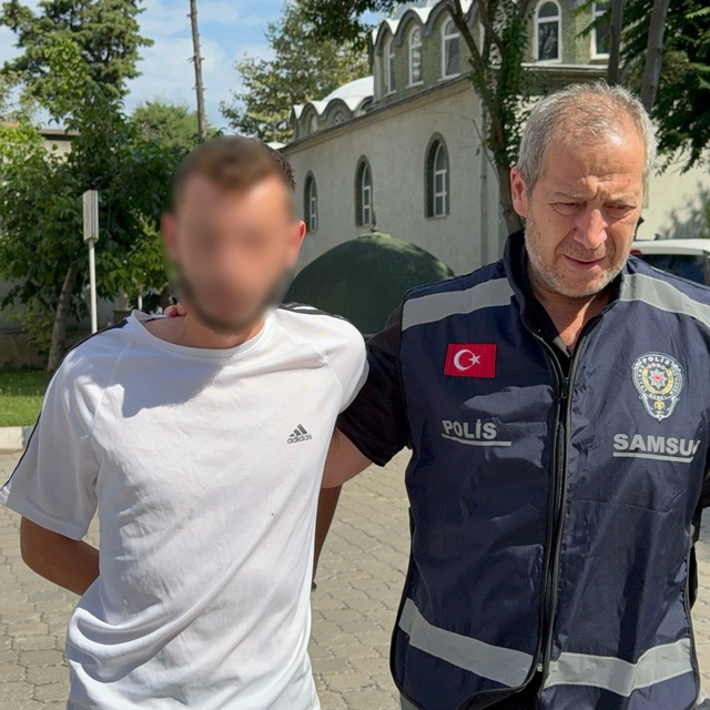 Aracına bindirip bıçakladı, mahkemece tutuklandı