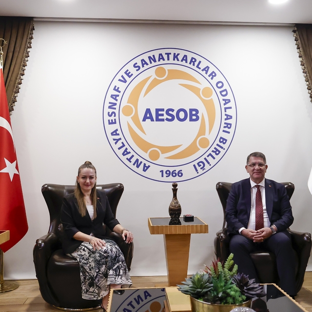 Başkan Vekili Özdemir: "Esnafımız bizim çözüm ortağımız"