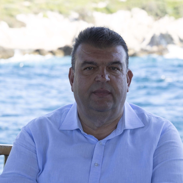 Seferihisar Belediyesi soruşturmasında gözaltına alınan 2 şüpheli, adliyede