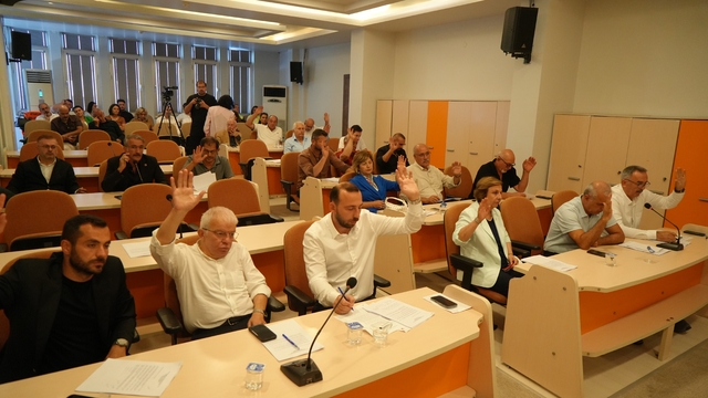 Atakum Meclisi'nde gündem 4,5 aydır ödenemeyen maaşlar: Teminat mektubu bekleniyor