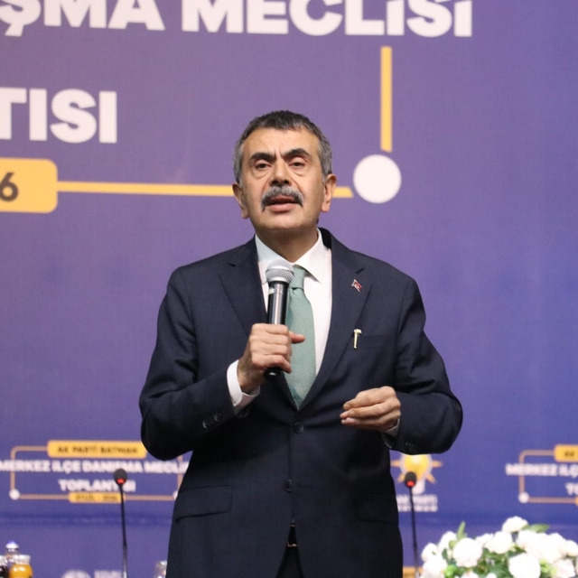 Bakan Tekin: Top artık bizde, hep beraber bu sürece sahip çıkalım (2)