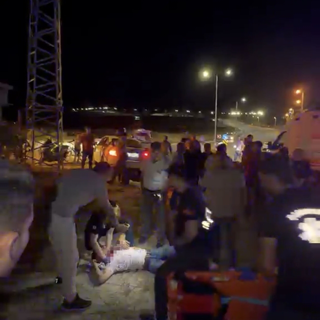 Motosiklet ile otomobil çarpıştı: 2 yaralı