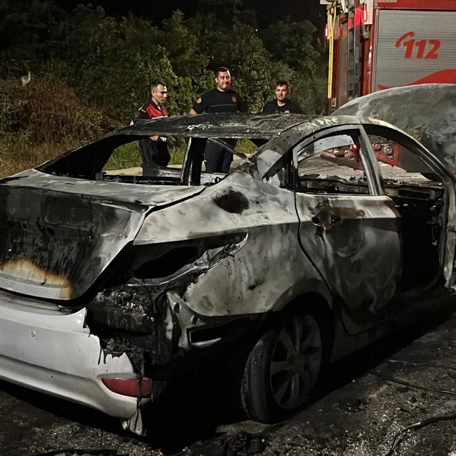 Alanya'da seyir halindeki otomobil alevlere teslim oldu