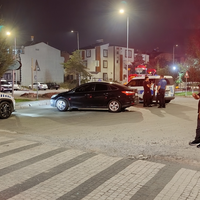 Akrabalar arasında bıçaklı kavga: 1 yaralı