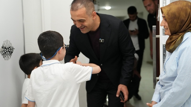 Erzurum'da DMD hastası Ahmet Sami için kritik süreç: tedavi için son 25 gün, son 200 bin dolar
MHP İl Başkanı Yurdagül'den 1,5 Milyon TL'lik destek
