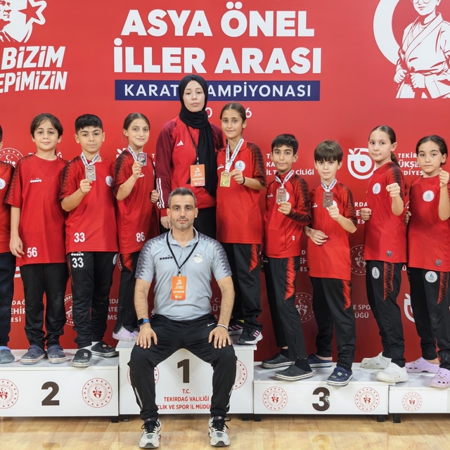 Körfez Gençlerbirliği, Tekirdağ'daki karate şampiyonasından 10 madalyayla d...