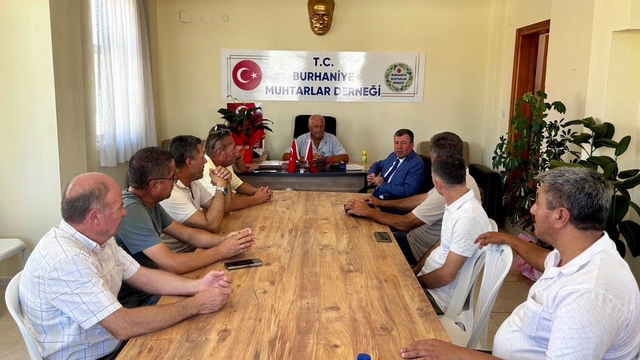 Burhaniye'de muhtarlar toplantısı yapıldı