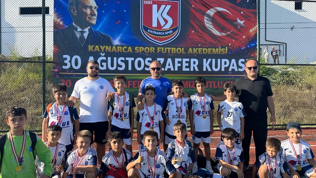 1299 Bilecikspor Kulübü Zafer Kupası'nda grubu lider bitirdi