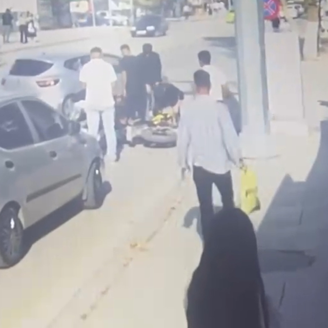 Otomobil ile motosiklet çarpıştı; 1 yaralı