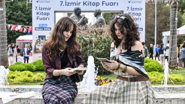 İZKİTAP sonbaharda Kültürpark'ta