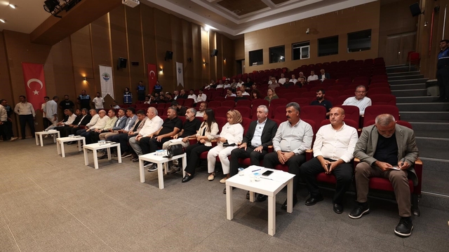 Dilovası'nda birinci sınıf ve ihtiyaç sahibi öğrencilere kırtasiye desteği