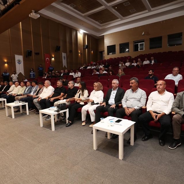 Dilovası'nda birinci sınıf ve ihtiyaç sahibi öğrencilere kırtasiye desteği