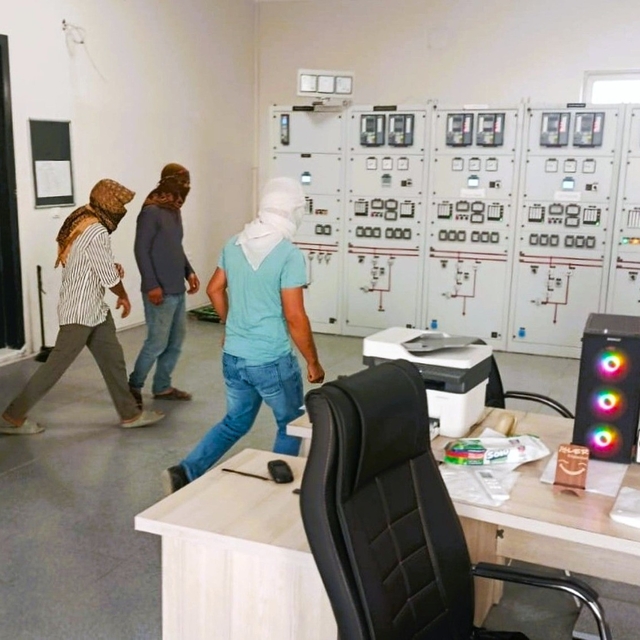 Yüzü kapalı kişiler trafoya girdi, facianın eşiğinden dönüldü