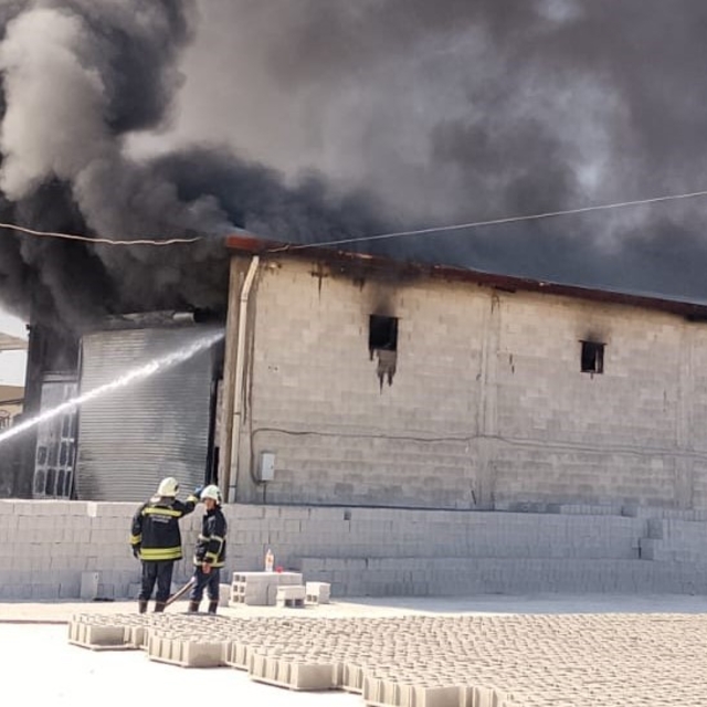 Gaziantep'te atık yağ tesisinde yangın: Ekiplerin müdahalesi sürüyor