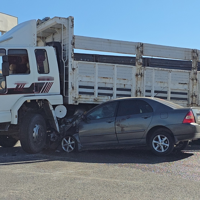 Yozgat'ta kamyonla çarpışan otomobilin sürücüsü yaralandı