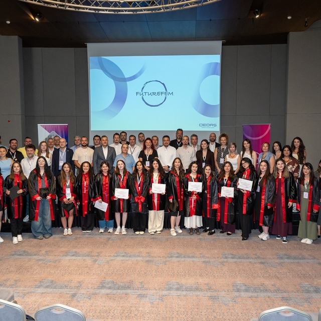 OEDAŞ'ın FutureFem Programı ilk mezunlarını verdi
18 kadın üniversite öğren...