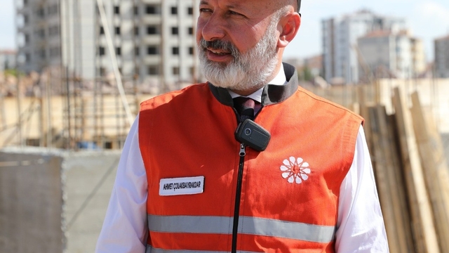 Başkan Çolakbayrakdar: "Türkiye'de kendi imkânlarıyla dönüşüm yapan tek belediyeyiz"
