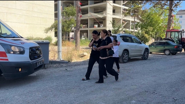 Evindeki çamaşır makinesi yanan kadın, gözyaşlarına boğuldu