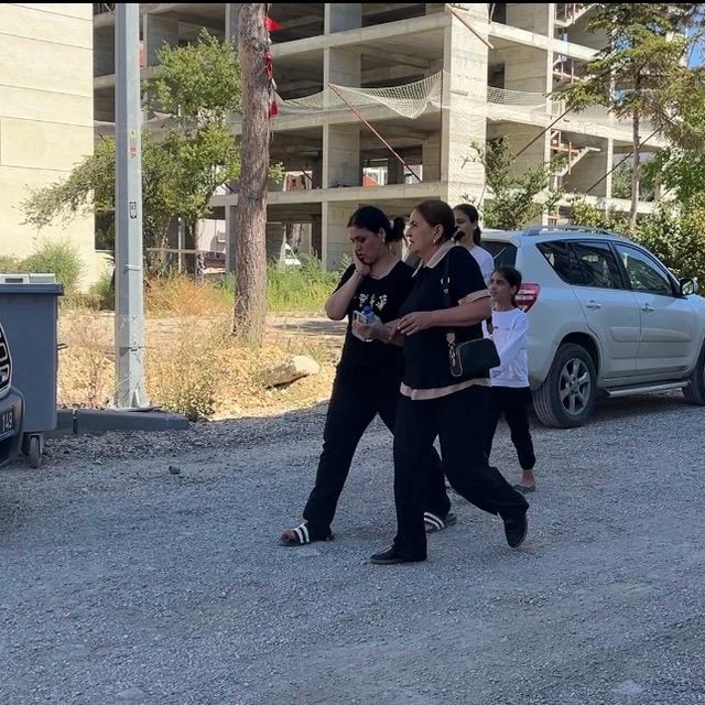 Evindeki çamaşır makinesi yanan kadın, gözyaşlarına boğuldu