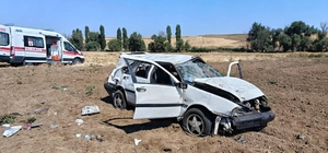Takla atan otomobil hurdaya döndü: 2 yaralı