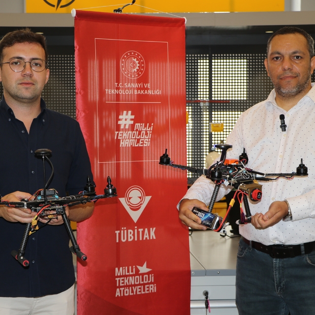 KBÜ'den savunma teknolojilerine yapay zekalı katkı
İHA'lar yapay zekayla do...