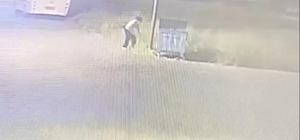 Önce yaktı sonra oturup izledi