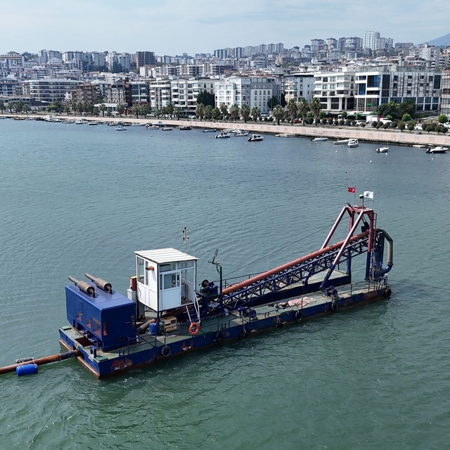 Kurupelit Yat Limanı'ndaki yosunlaşma ve koku problemine çözüm