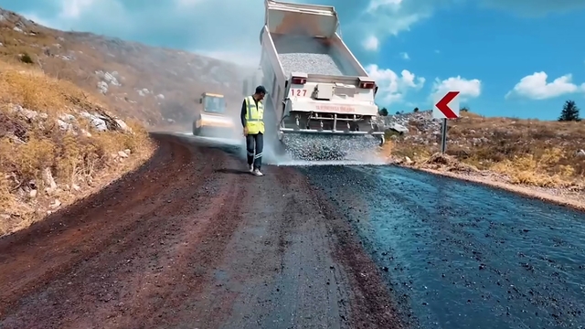 Kozağaç-Kavaklıdere yolunda 16 kilometrelik yenileme çalışması tamamlandı