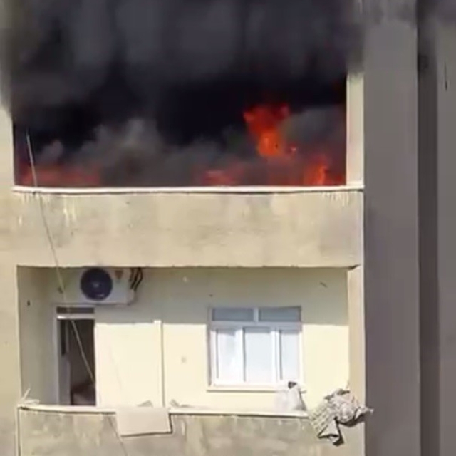 Silopi'de 4 katlı binada yangın paniği