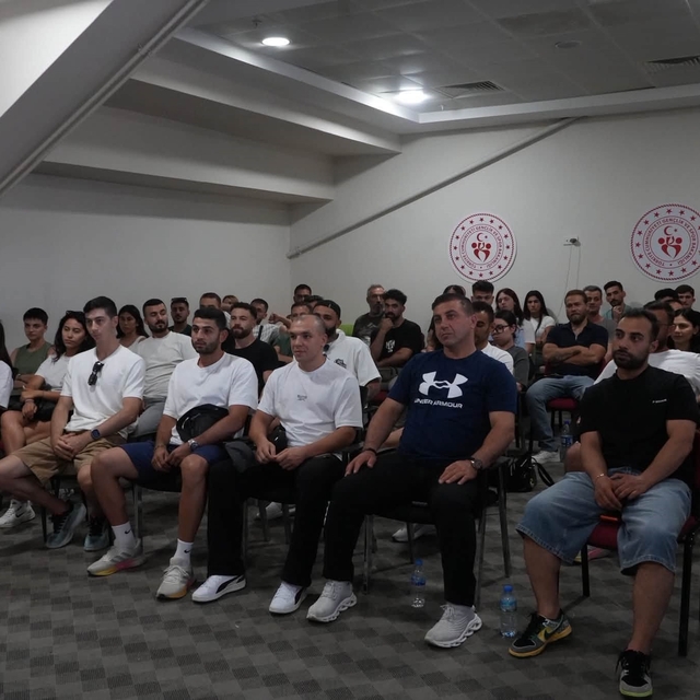 Menteşe'de boks antrenörlük kursunun ilk adımı atıldı
