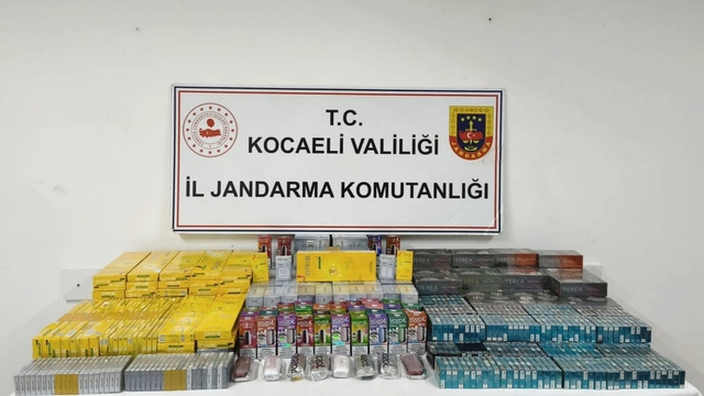 Durdurulan taklit cüzdanlar ile elektronik sigaralar ele geçirildi