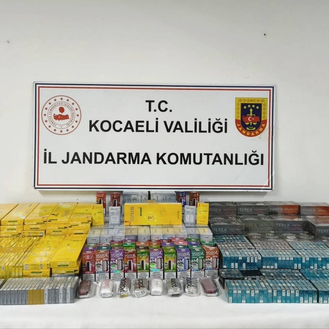 Durdurulan taklit cüzdanlar ile elektronik sigaralar ele geçirildi
