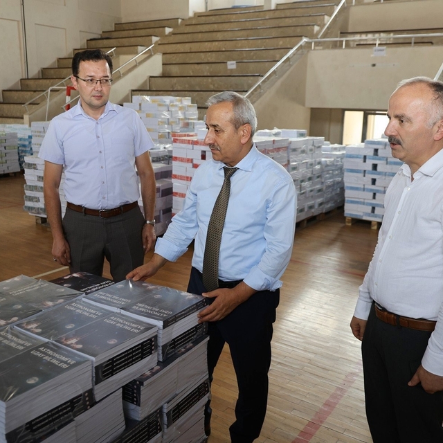 Karabük'te 352 bin ücretsiz ders kitabı dağıtımı başladı