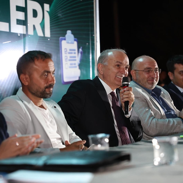 Başkan Özlü'den Tokuşlar'da mahalle sohbeti
Özlü "Ekonominin darda olduğu d...