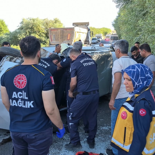 İki otomobil çarpıştı: 2 yaralı