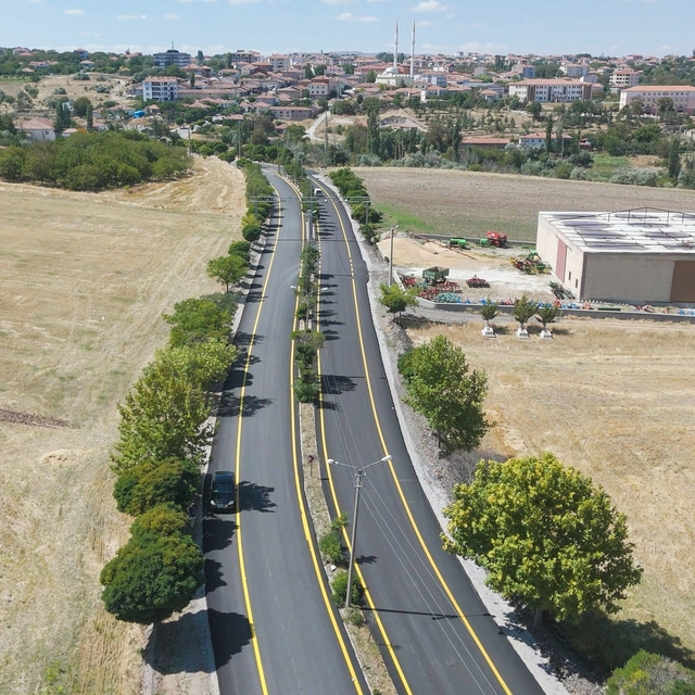 Aksaray'da köy yolları asfaltlanıyor