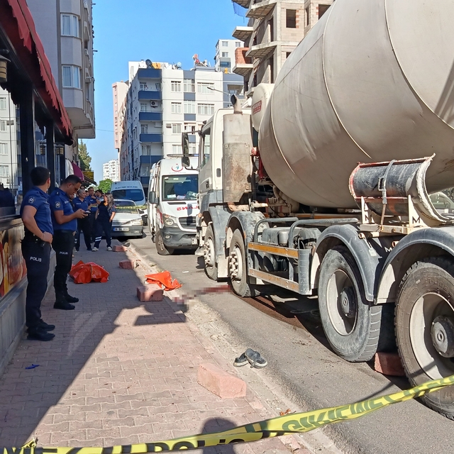 Beton mikserinin ezdiği bir kişi hayatını kaybetti